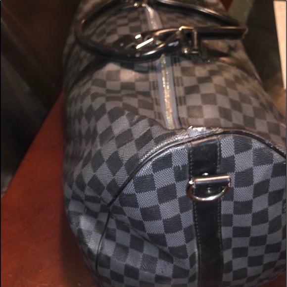 Louis Vuitton - Picture 3 of 4